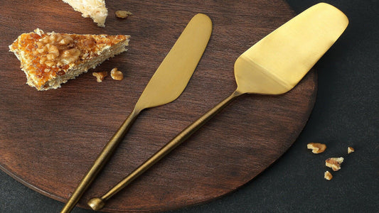 The Pâtissier's Guide to Serving Cakes