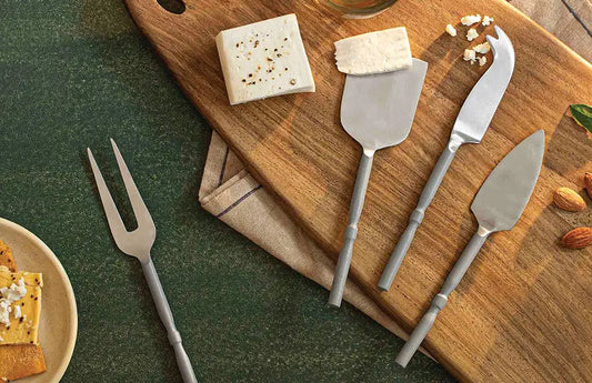 Butter Knife vs Dinner Knife: A Tale of Shape, Design, and Purpose
