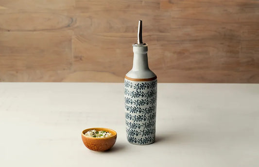 How to clean oil bottles through and through