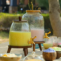 Holi Gifting