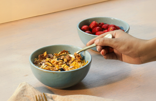 How to clean and maintain ceramic dinnerware