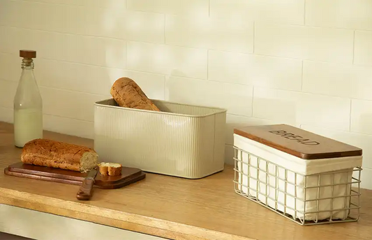 10 Reasons Why you Should Choose a Wooden Bread Box