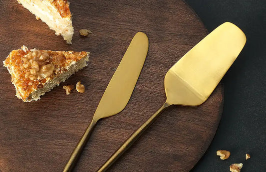 Choosing the perfect cake server
