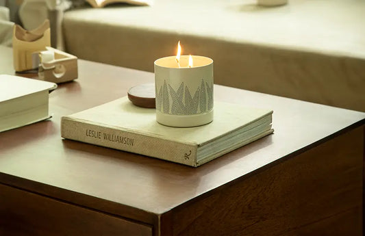 How to beautify your bedroom with scented candles