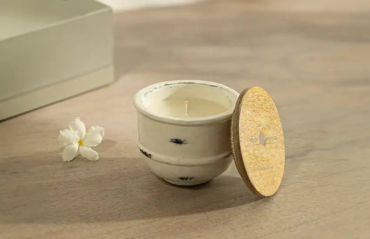 Scent & Serenity: Handpicked Candles or Your Space