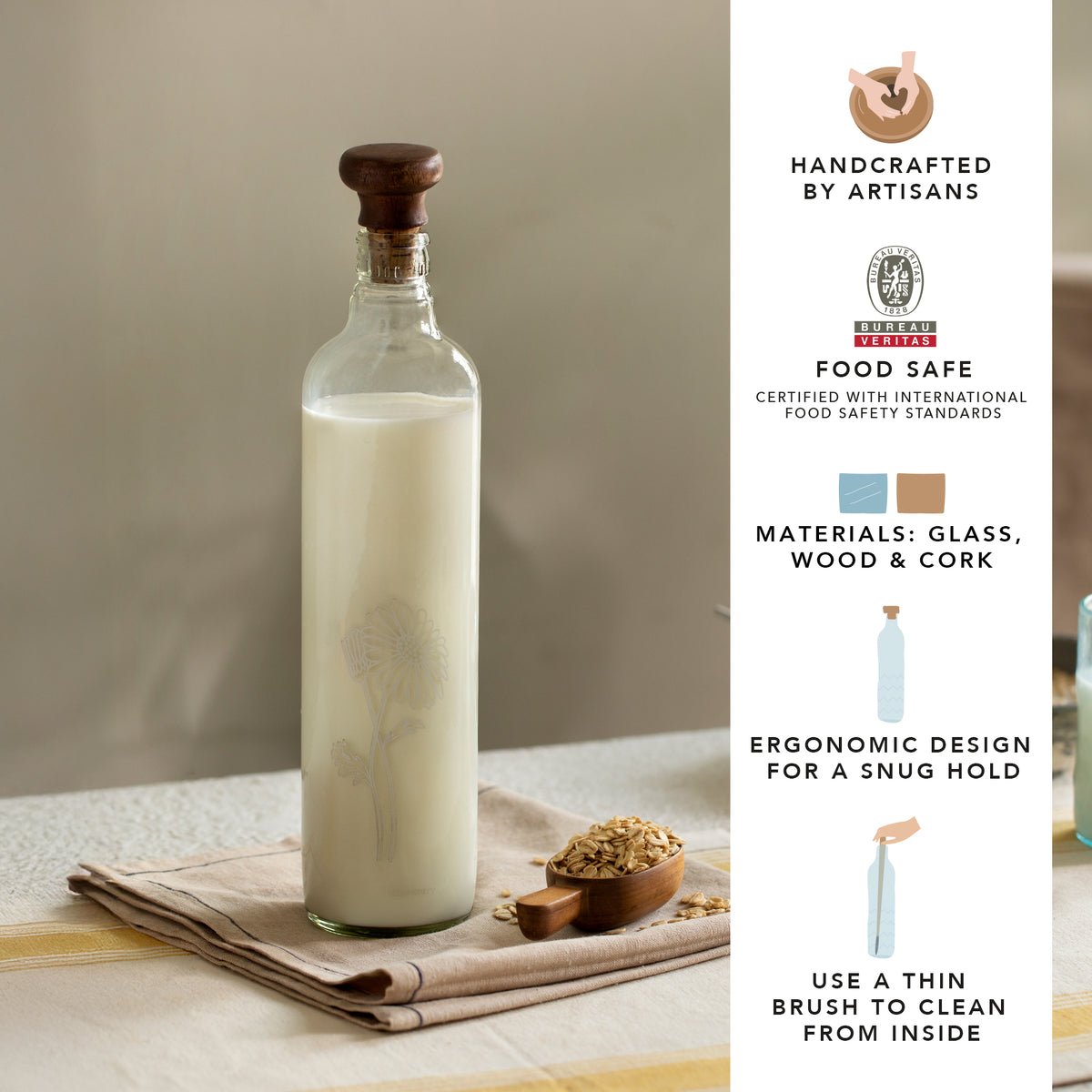 Daisy Glass Water Bottle With Wooden Stopper