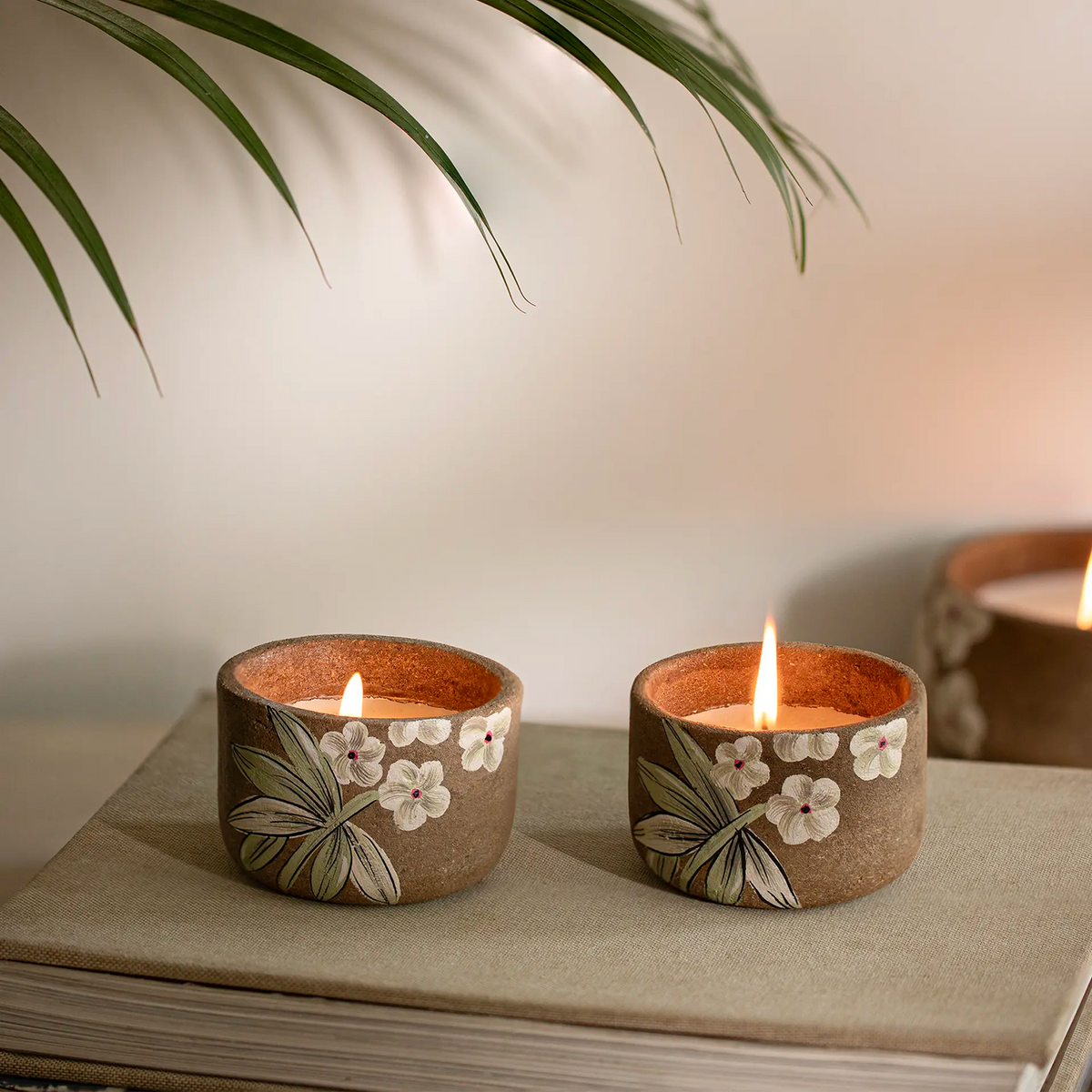 Gaudeep frangipani candle set of 2