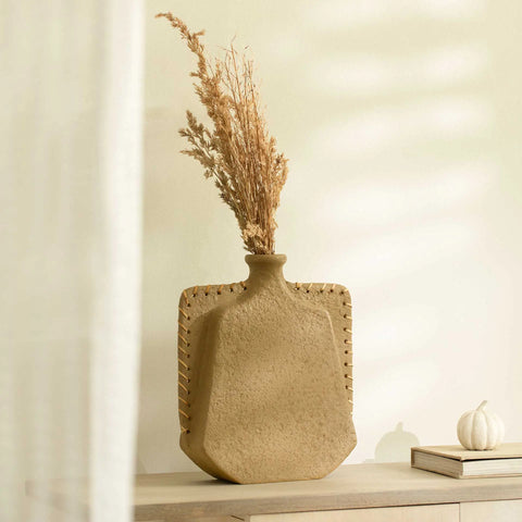 Niraan Ecomix Vase With Cane Short