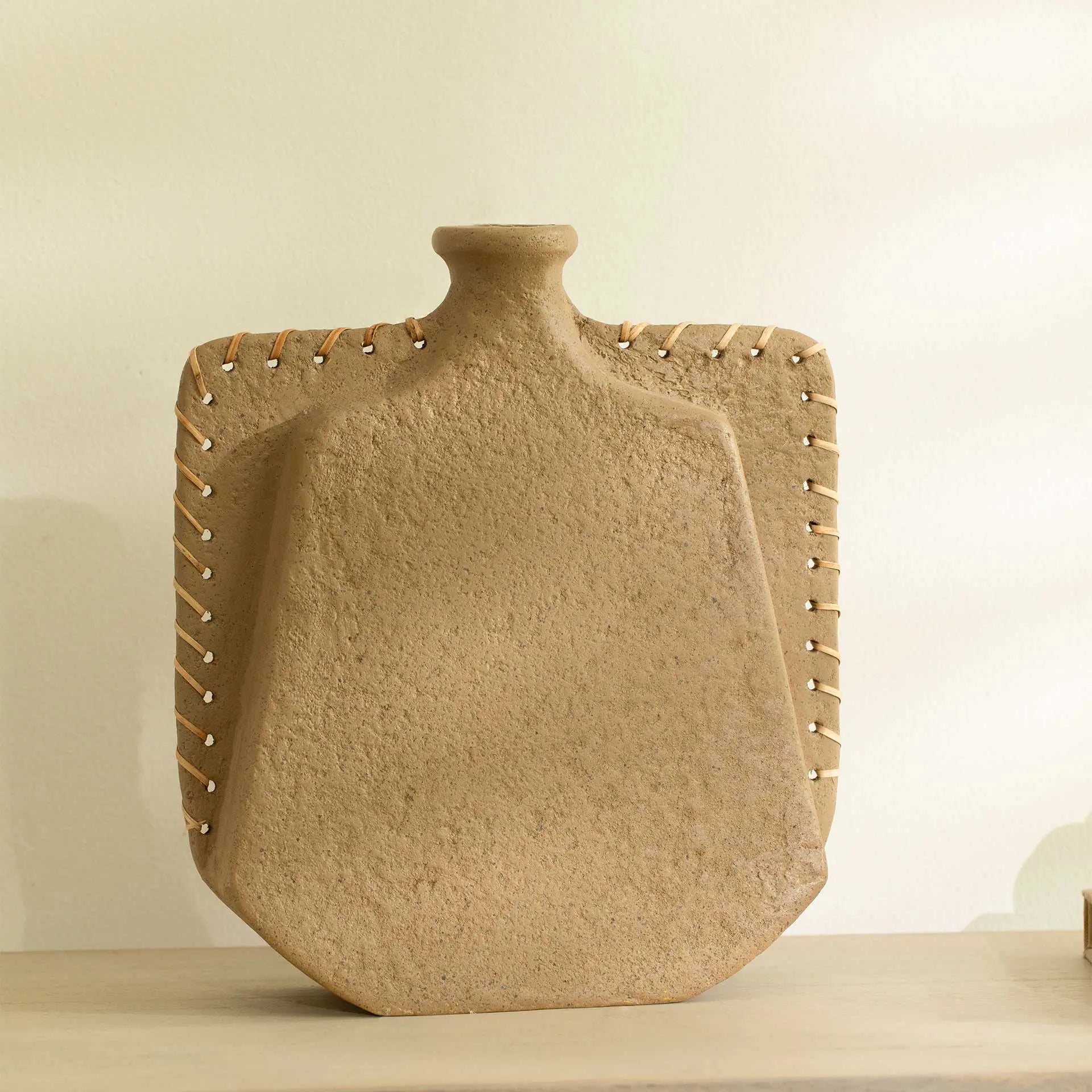 Niraan Ecomix Vase With Cane Short