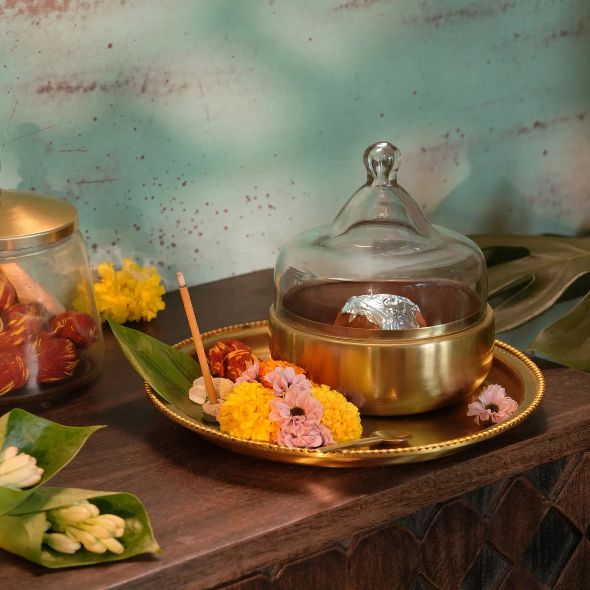 Dome Cloche with metal Base - Small