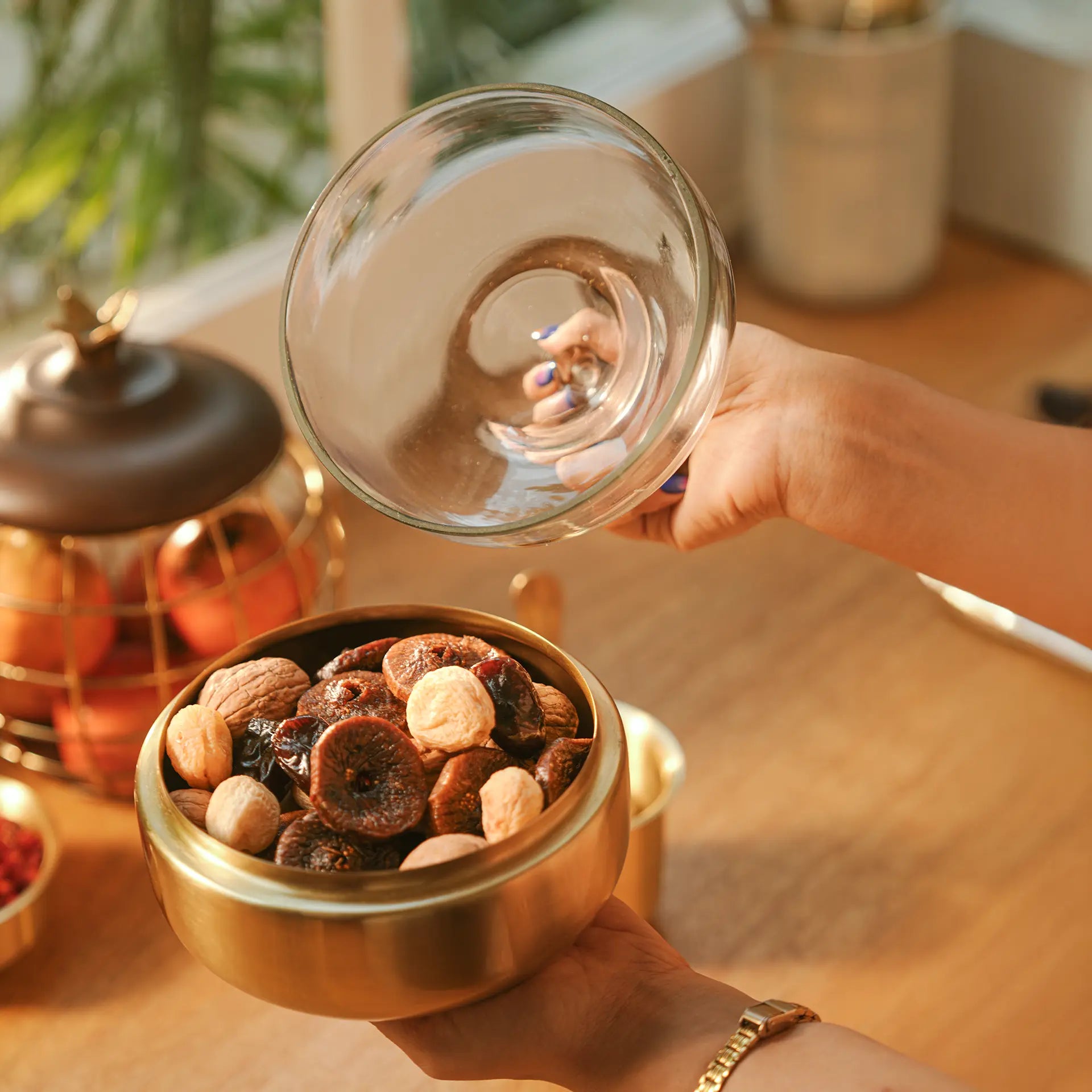 Dome Cloche with metal Base - Small