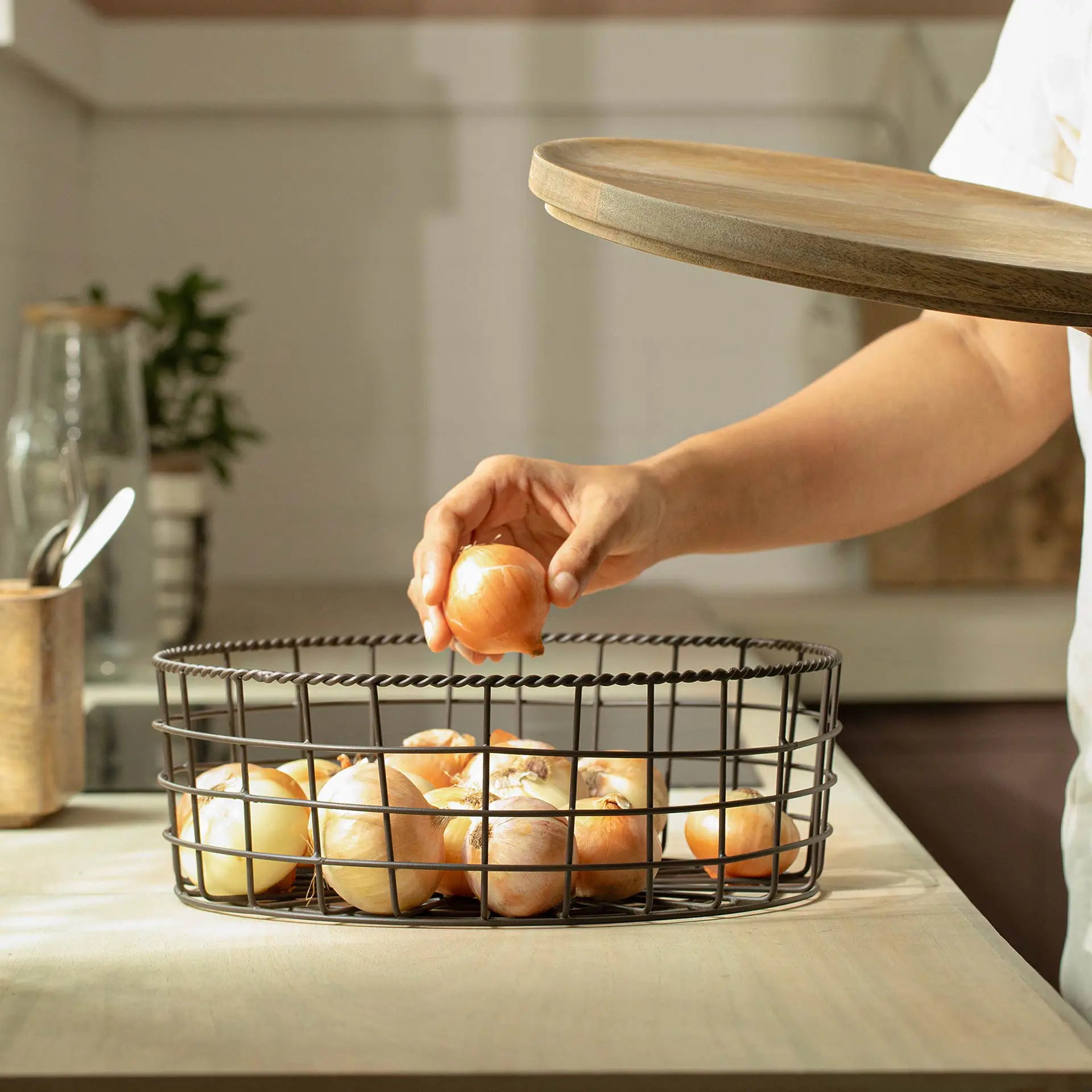 Charcoal Brown Twine Wire Basket (round)