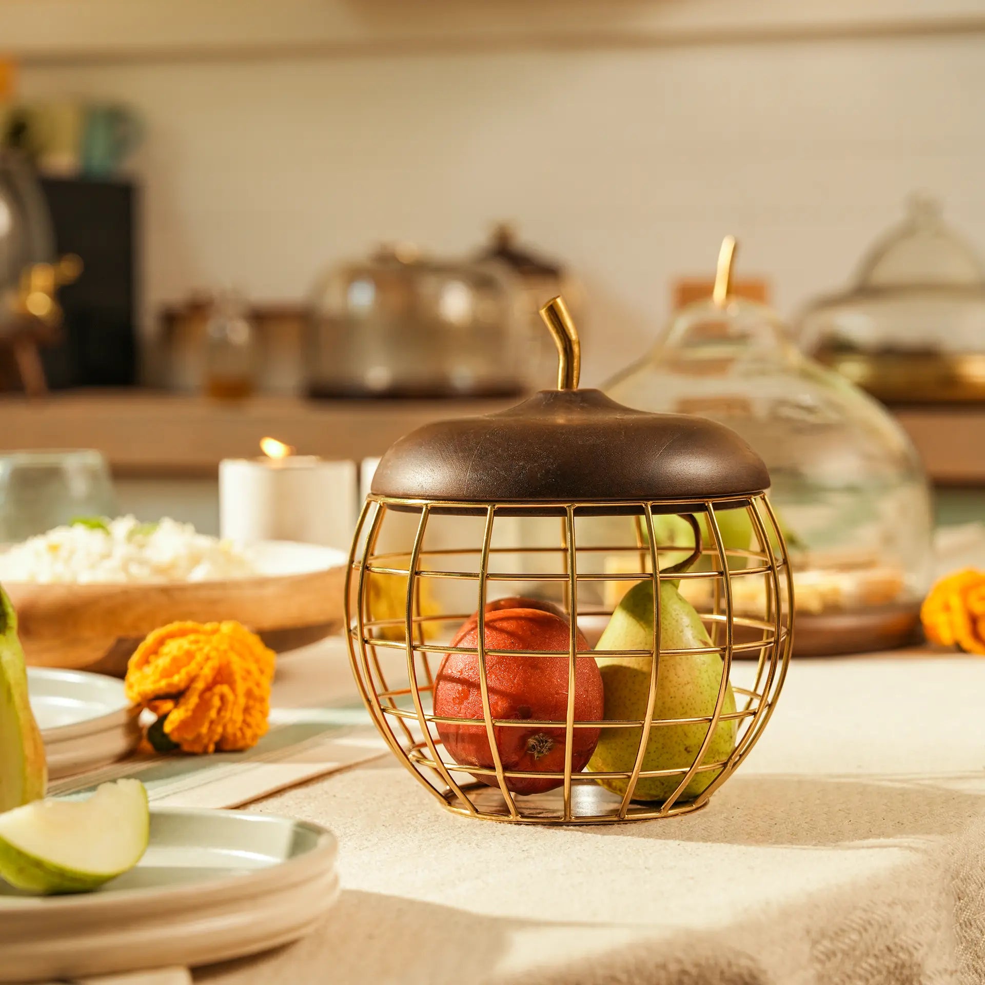 Pear Metal Basket with Wooden Lid