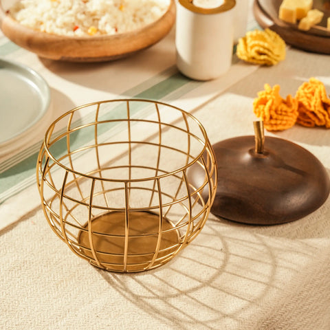 Pear Metal Basket with Wooden Lid