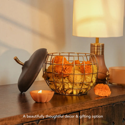 Pear Metal Basket with Wooden Lid