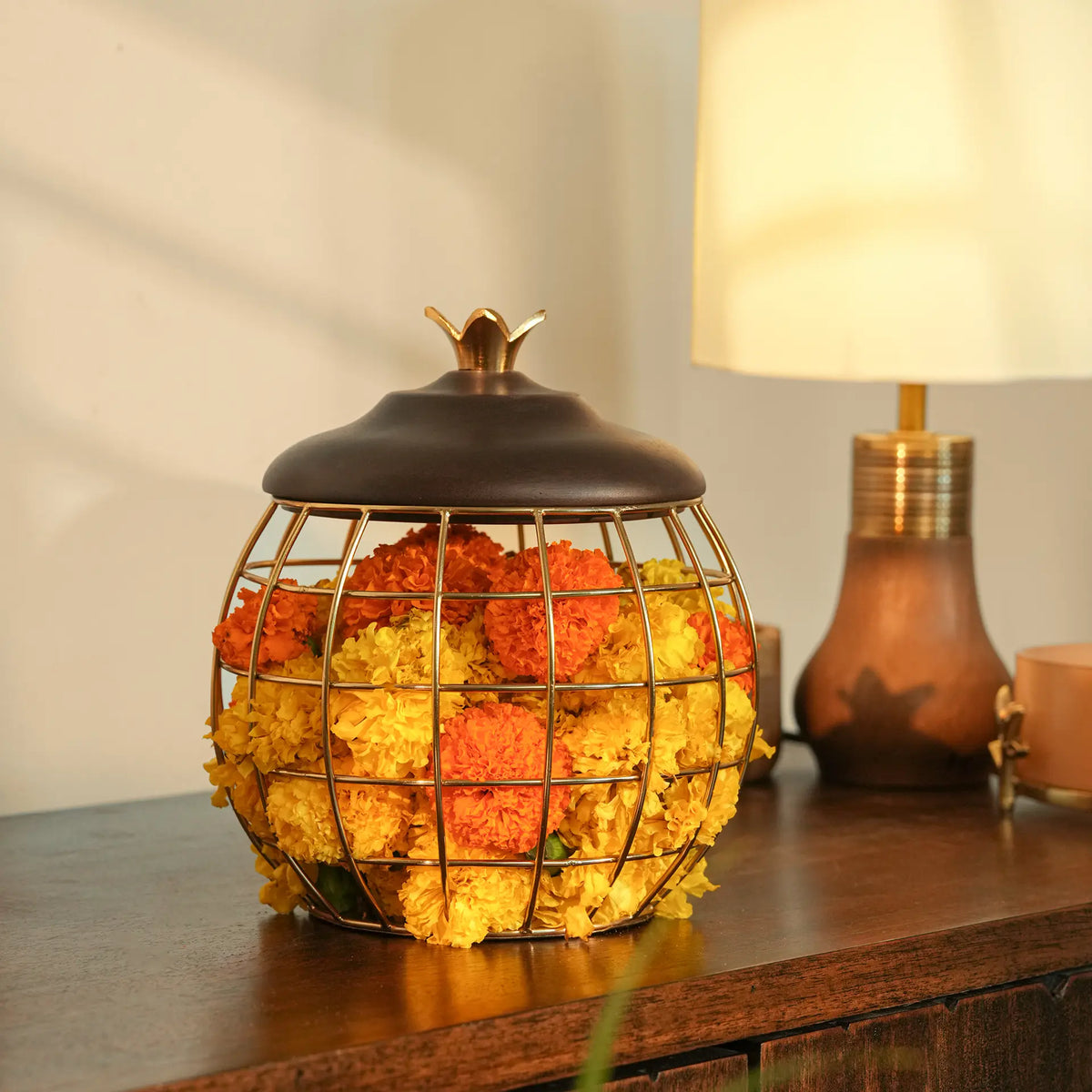 Anaar Metal Basket with Wooden Lid