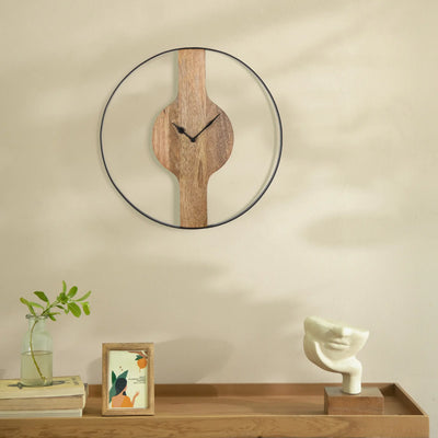 Classique Metal & Wooden Wall Clock