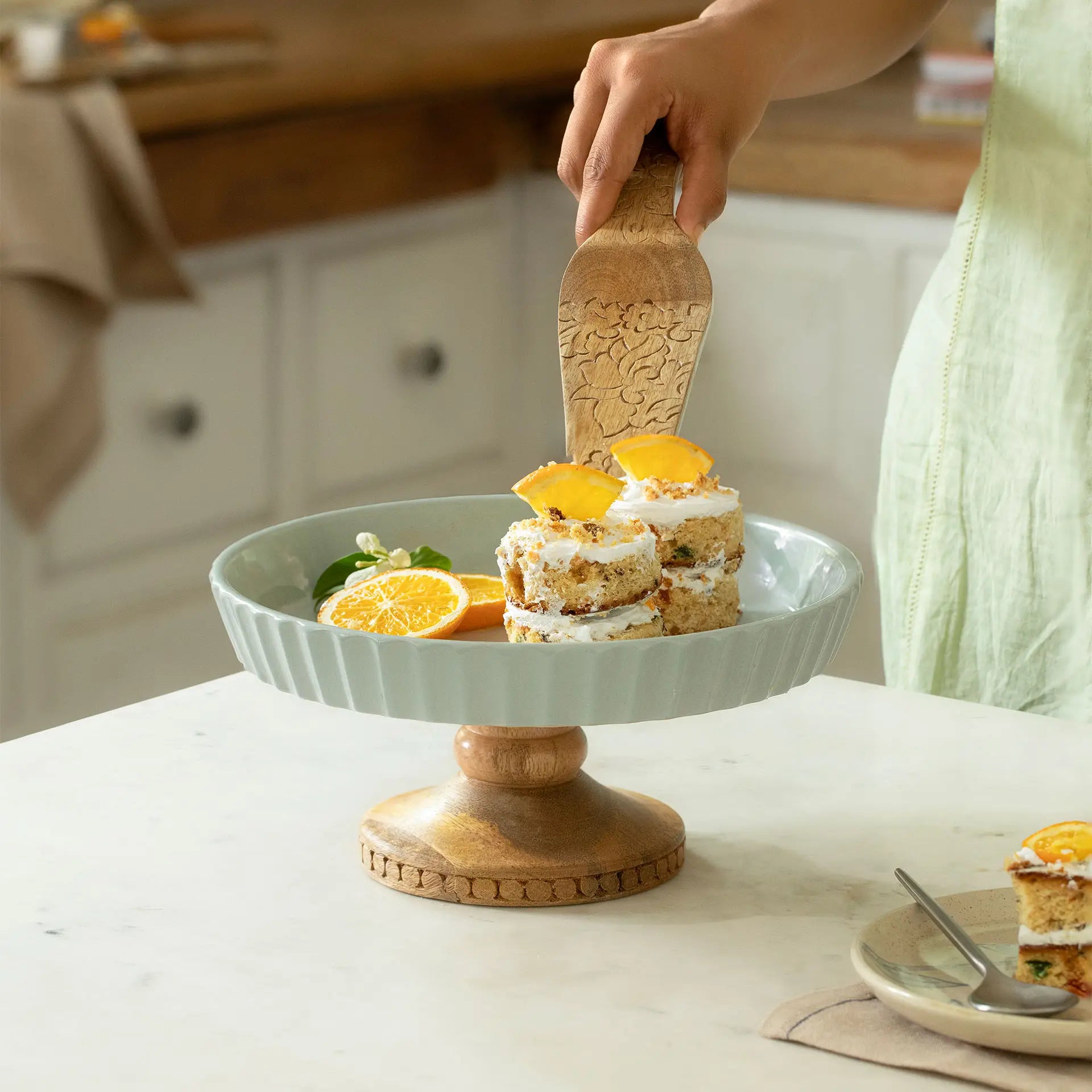 Upper Crust Ceramic Cake Stand With Server