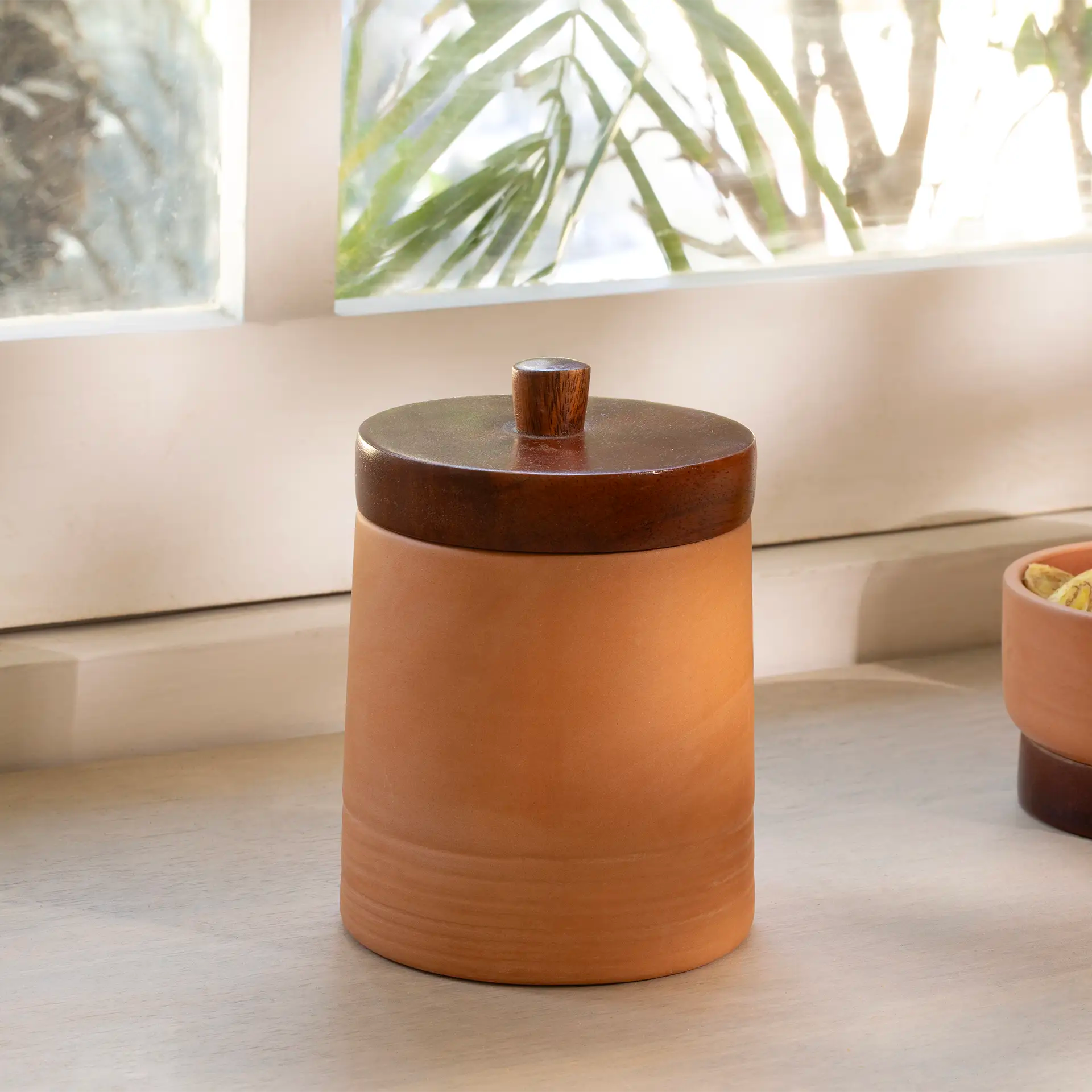 terracotta jar with wooden lid- large