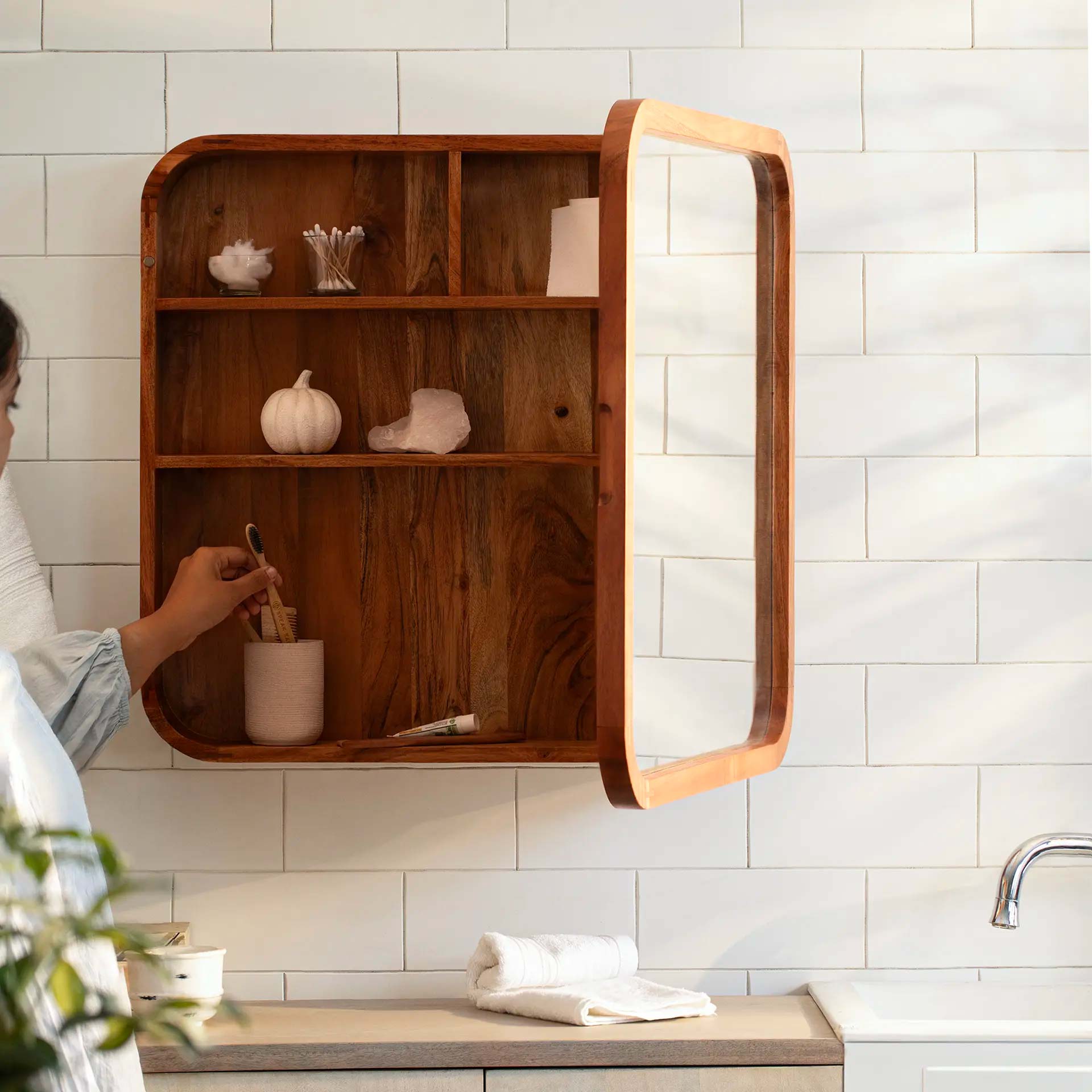 Wall Cabinet with Mirror - Square