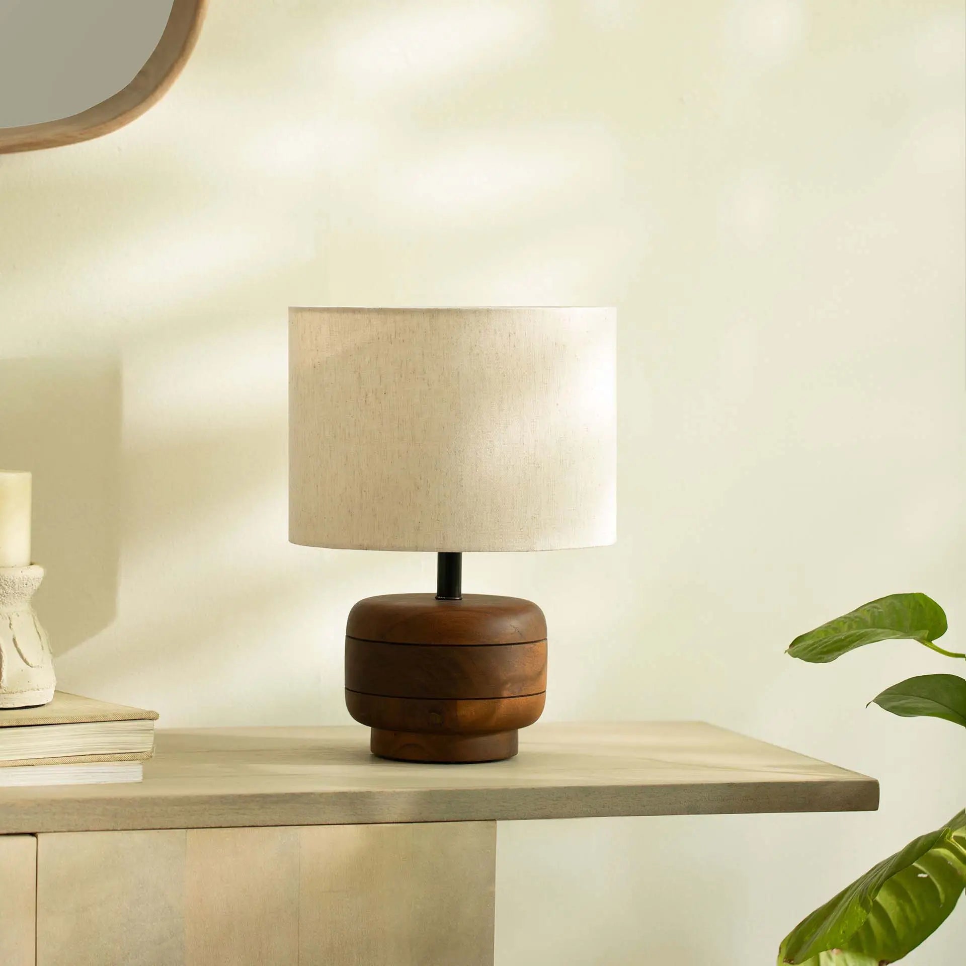 Gren Wooden Table Lamp Round With Shade - White