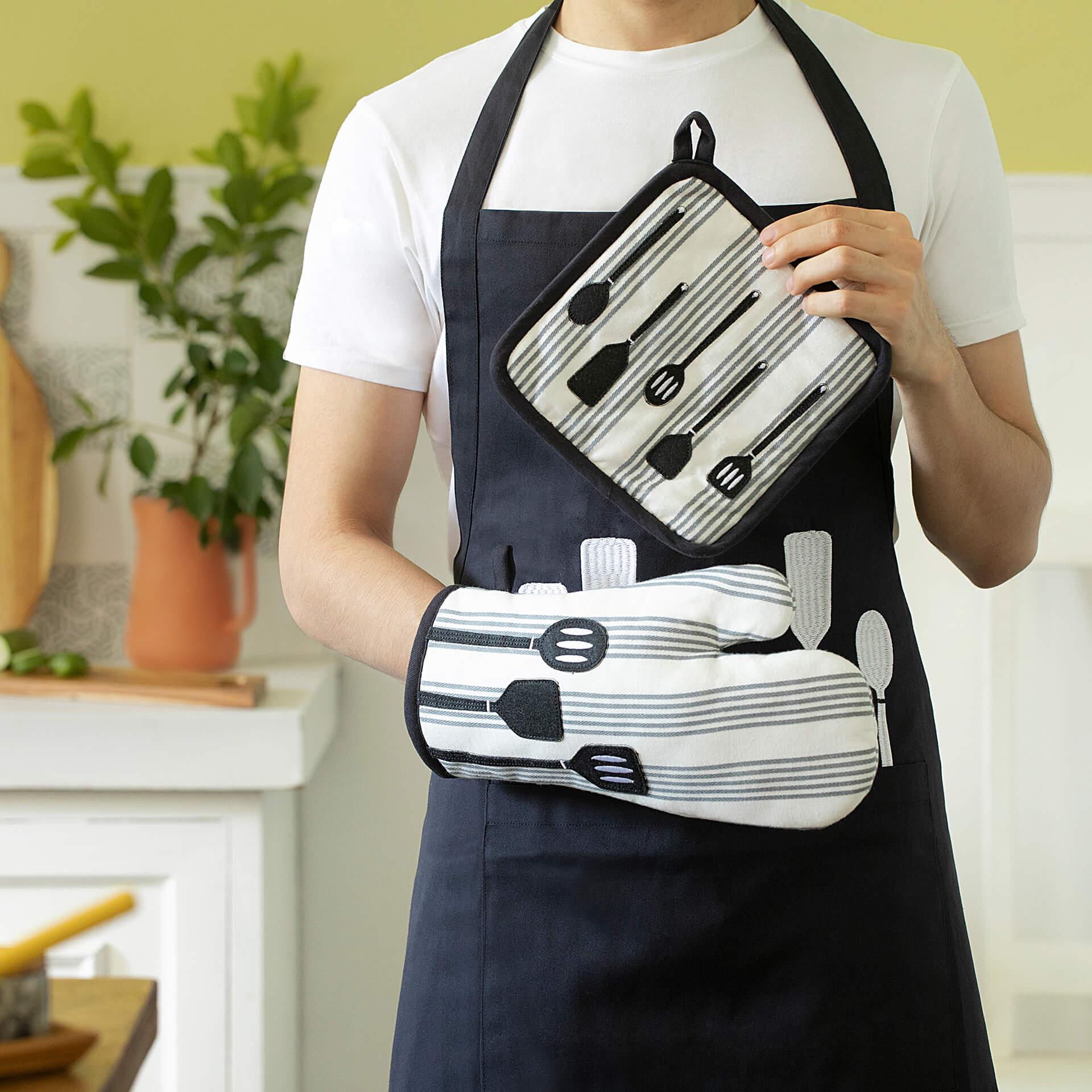 Kitchen Warrior Glove & Potholder (White)