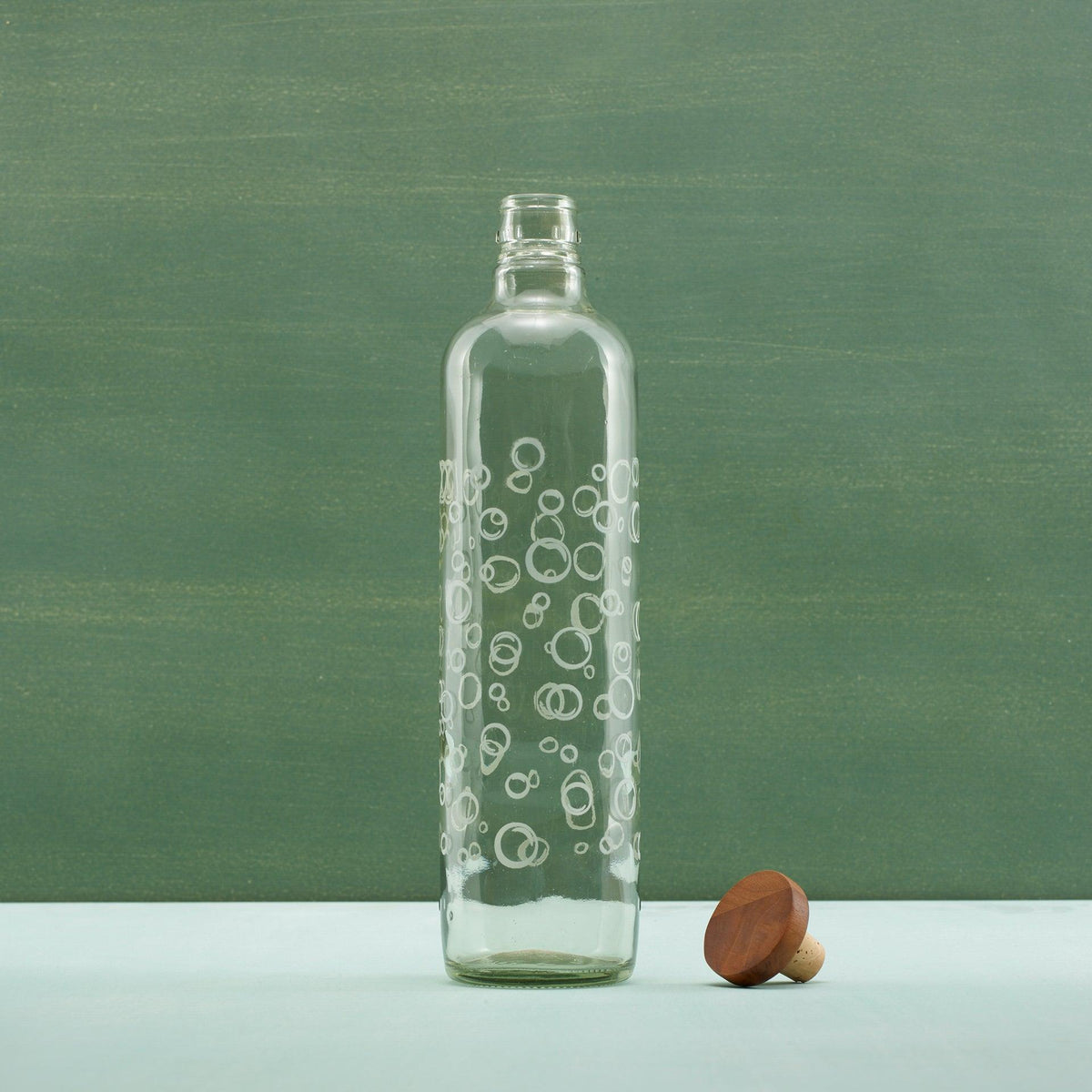bubbles glass water bottle with wooden stopper - ellementry