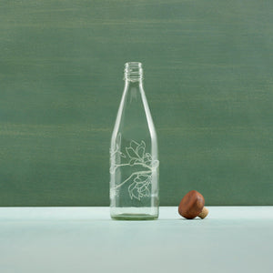 Magnolia Glass Water Bottle With Wooden Stopper