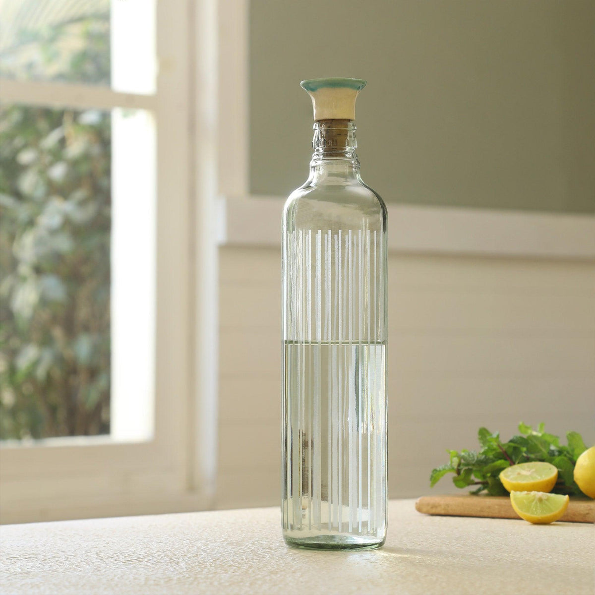 Cove Glass Bottle With Ceramic Stopper - ellementry