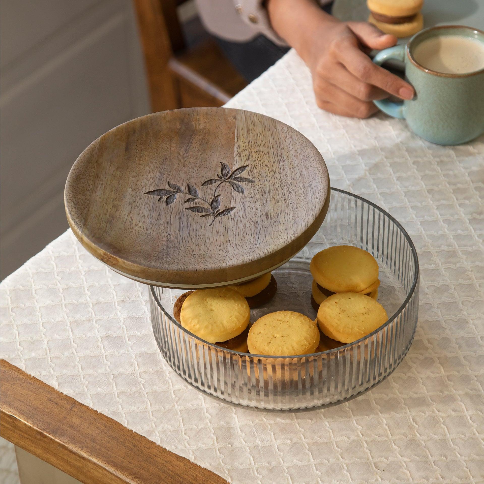 Meissa glass roti box with wooden lid