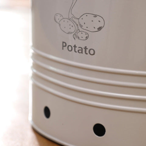 Canny potato storage barrel with wooden lid - ellementry