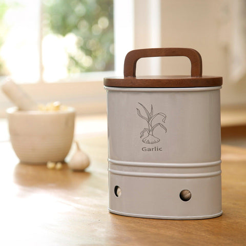 Canny garlic storage barrel with wooden lid - ellementry