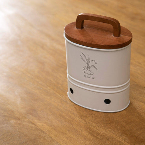 Canny garlic storage barrel with wooden lid - ellementry
