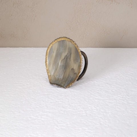 beige round metal napkin ring - ellementry