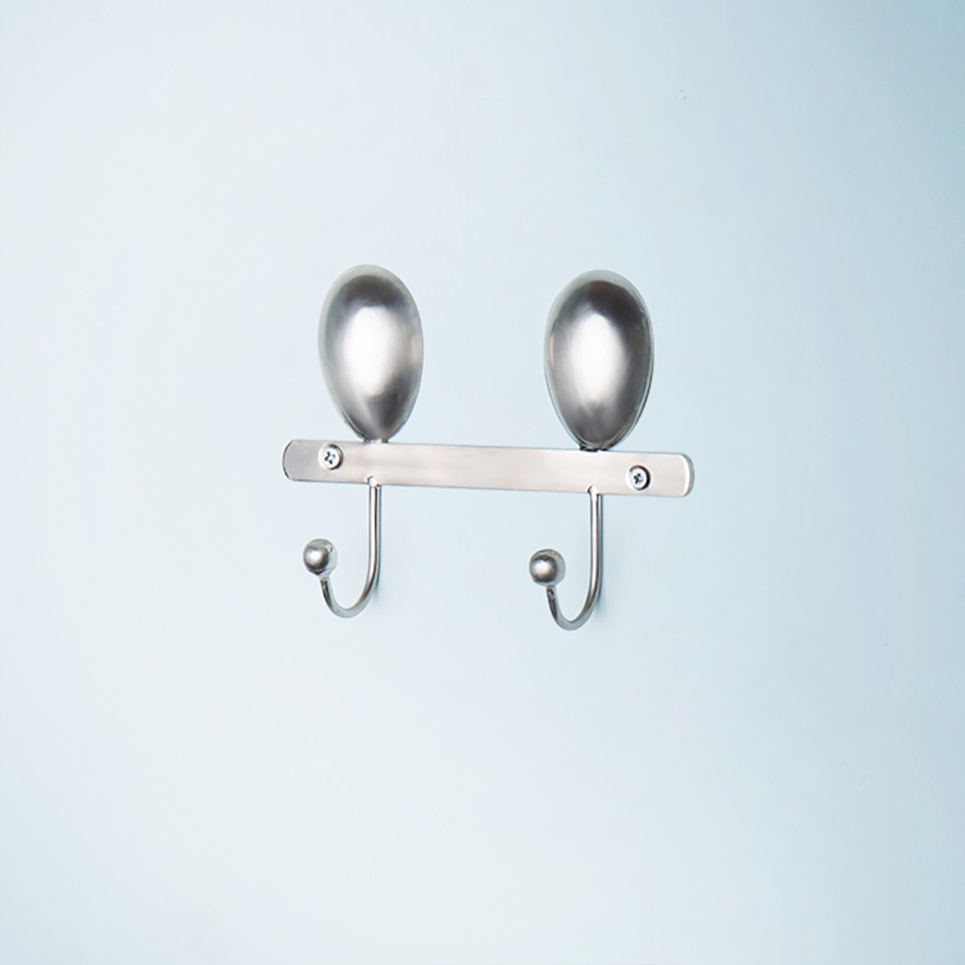 Silver Metal Wall W/2 Hooks