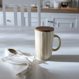 ceramic mug tall stripes w/wdn lid lemon - ellementry