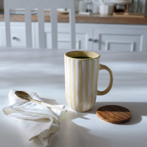 ceramic mug tall stripes w/wdn lid lemon - ellementry