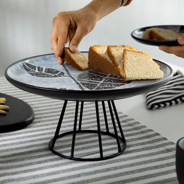 Eclipse Ceramic Cake Stand with Metal Base - ellementry