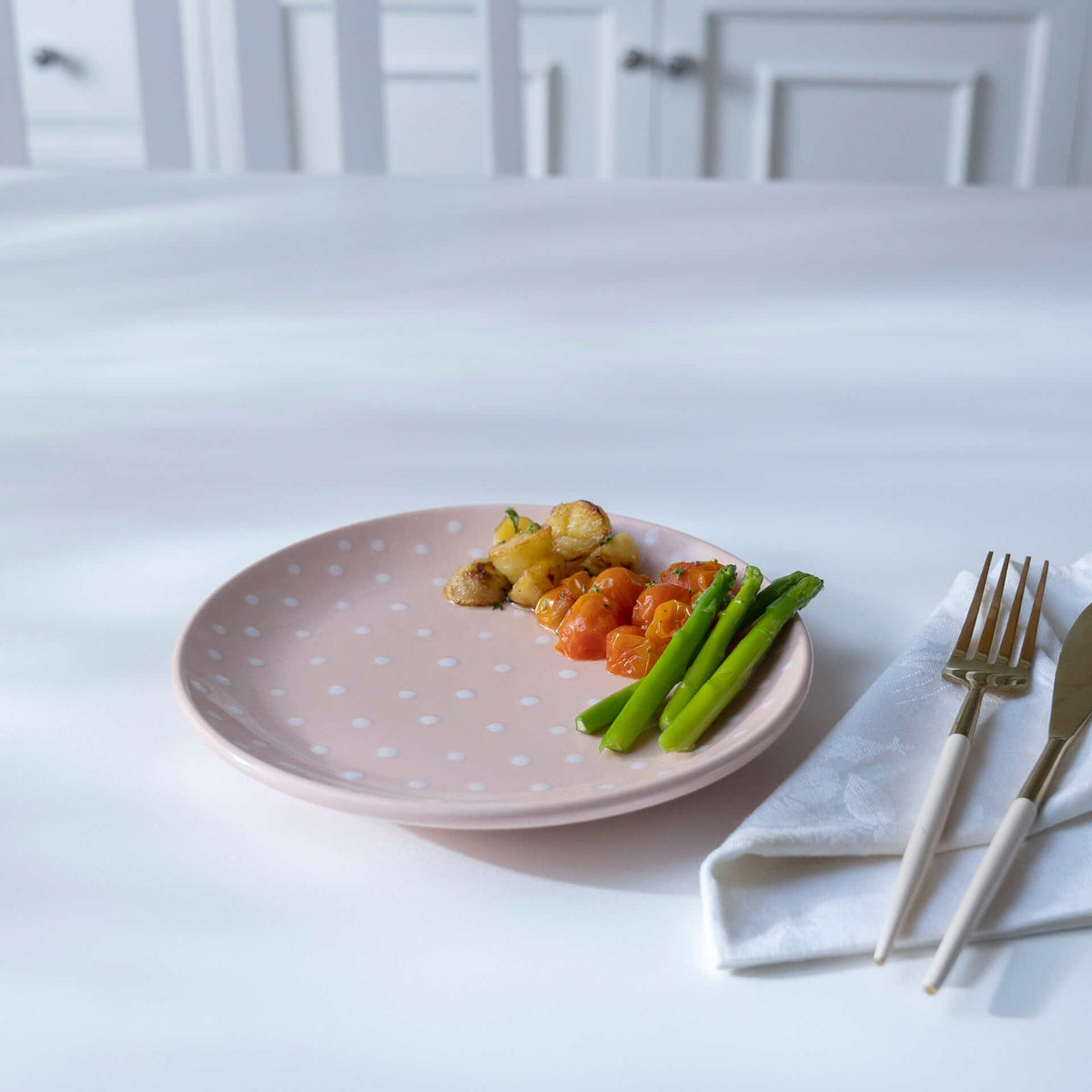 ceramic breakfast plate polka dots blush - ellementry