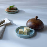 ceramic butter dish polka dots w/wdn lid blue - ellementry