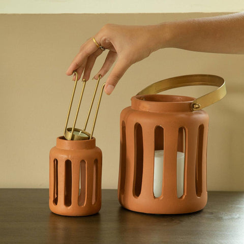 Lupa Terracotta Round Lantern W/Metal Handle - Small - ellementry