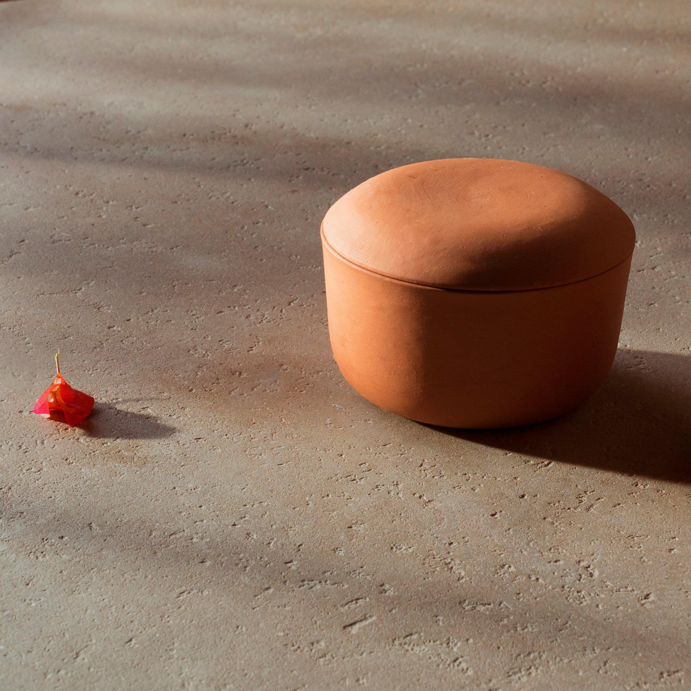 Round Natural Terracotta Curd Setter