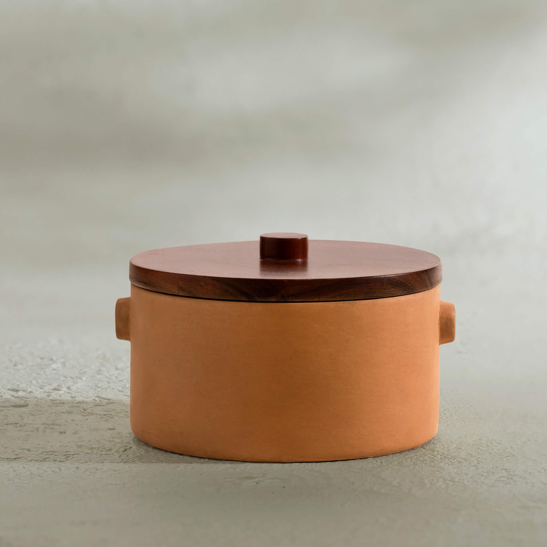 Knurl Terracotta Curd Setter with Wooden Lid(Large)
