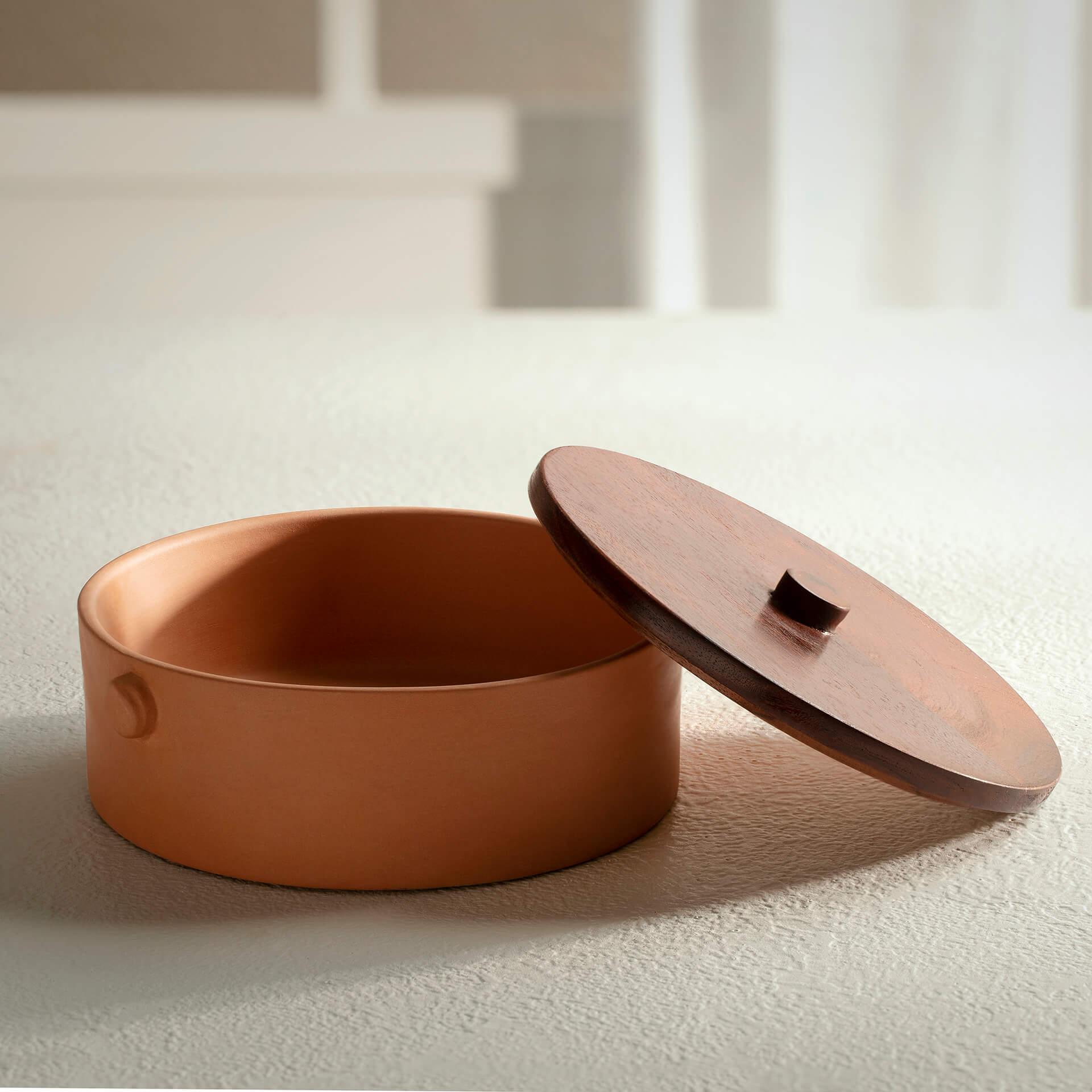Knurl Terracotta Roti Box with Wooden Lid
