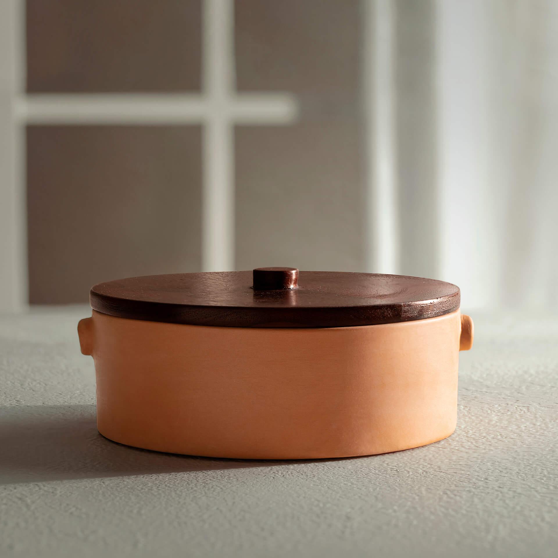 Knurl Terracotta Roti Box with Wooden Lid