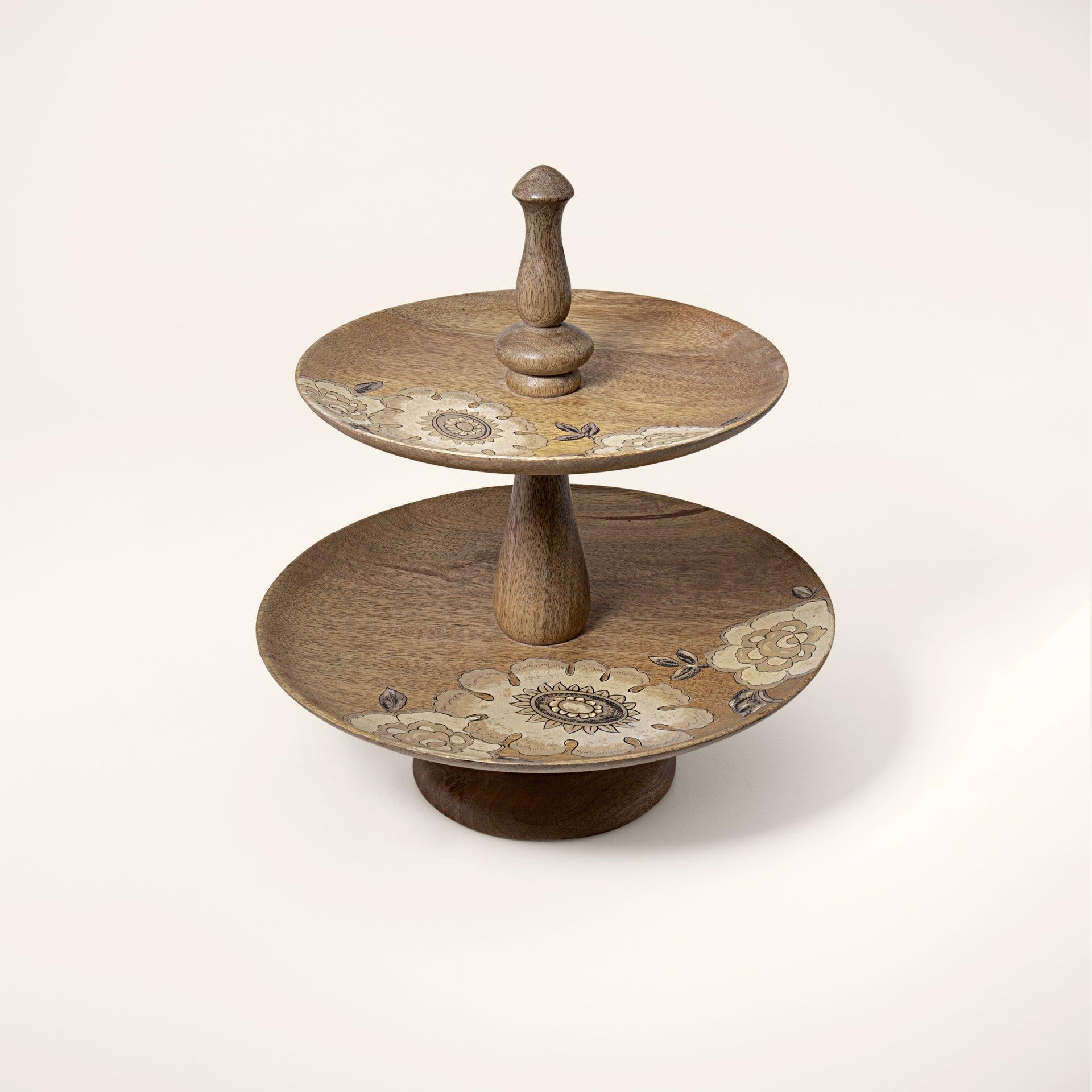 fleur d'or wooden cake stand