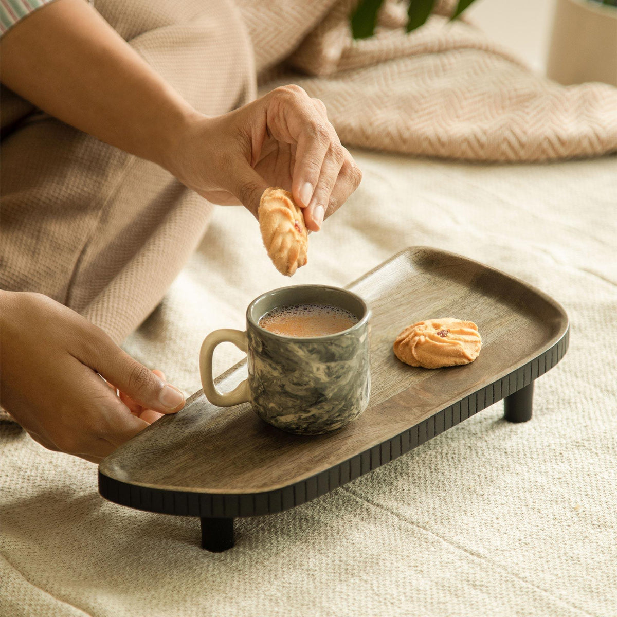 Orbis Asymmetric Tri Legged Platter - ellementry
