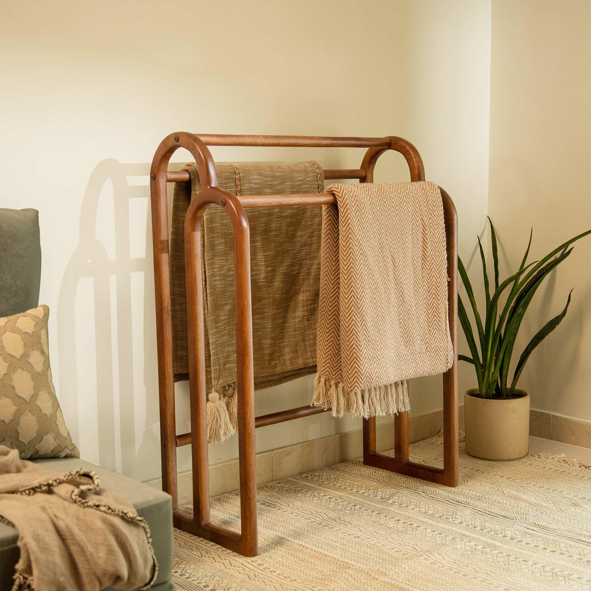 Old World ready-to-assemble towel holder
