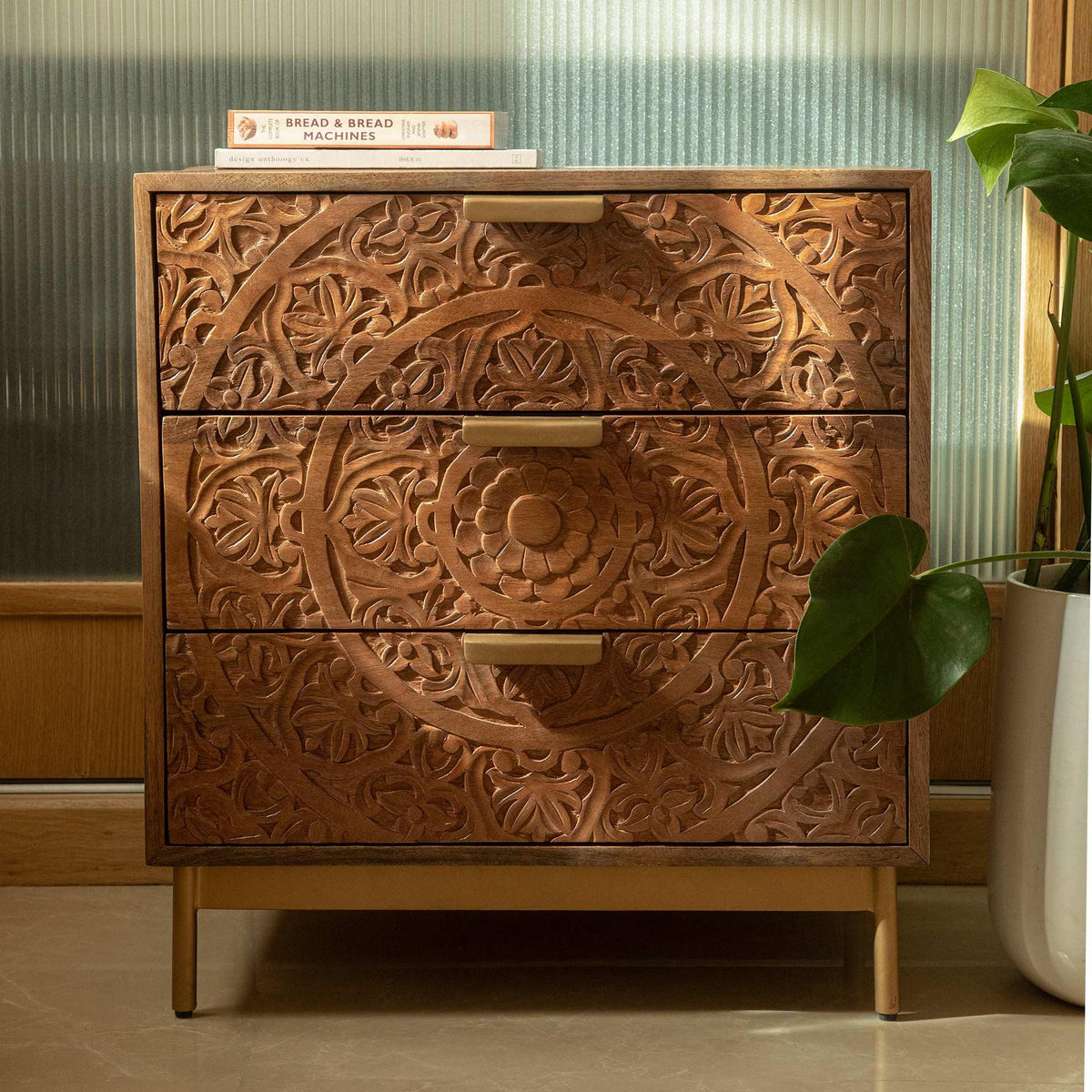 Oyma triple chest drawer with metal legs - ellementry