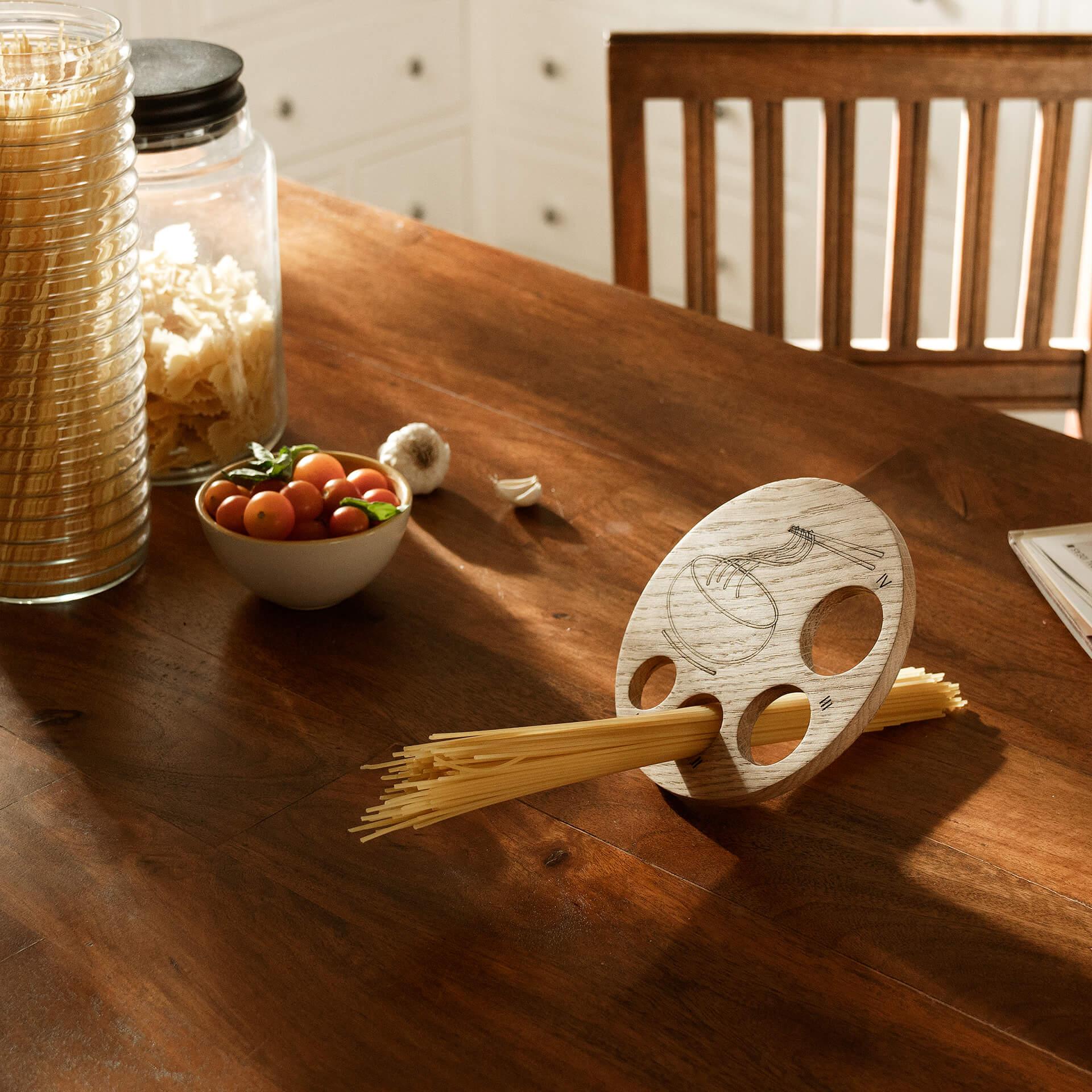 Round Oak Pasta Measure with 4 Portion